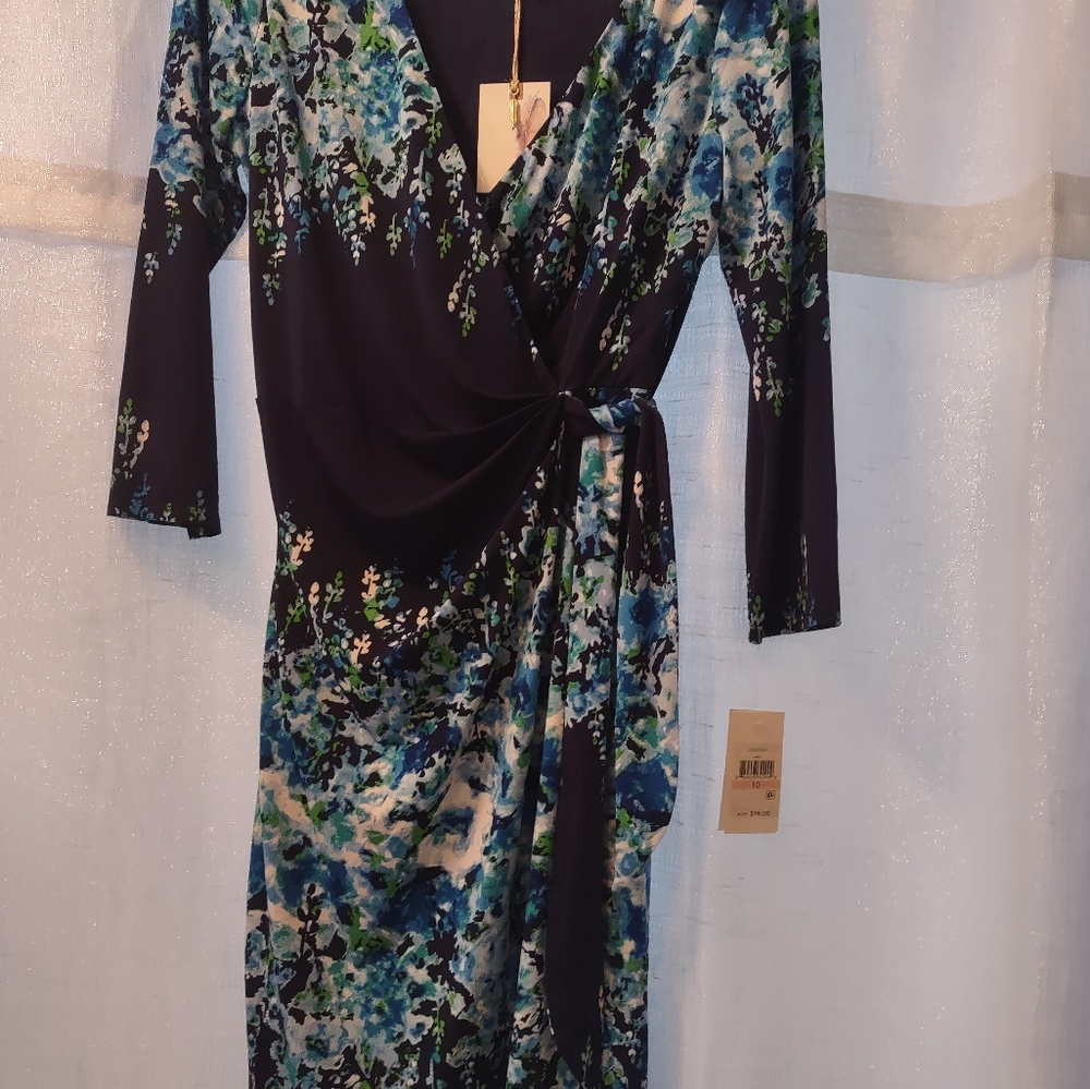 Dress - Picture 7 of 7